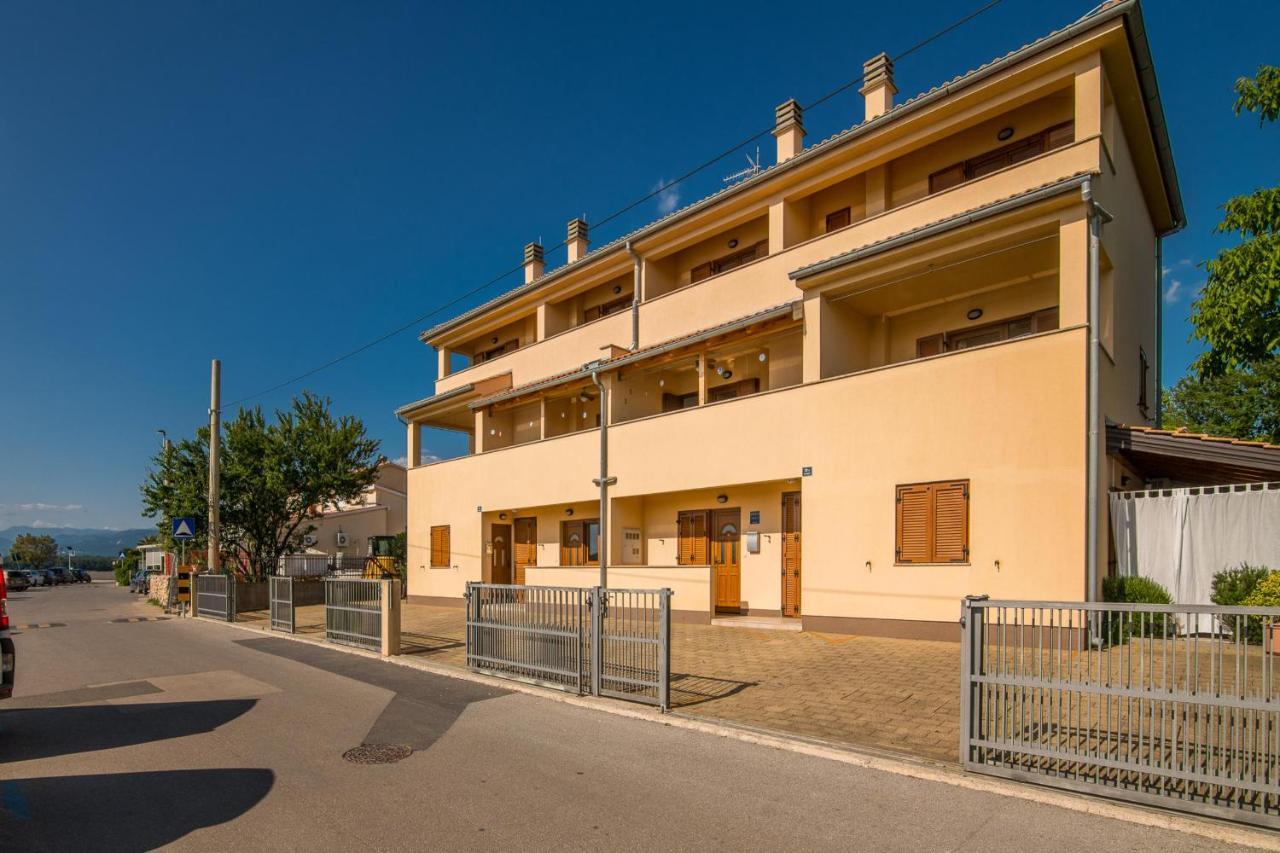 Apartments Celeste Klimno Exterior photo