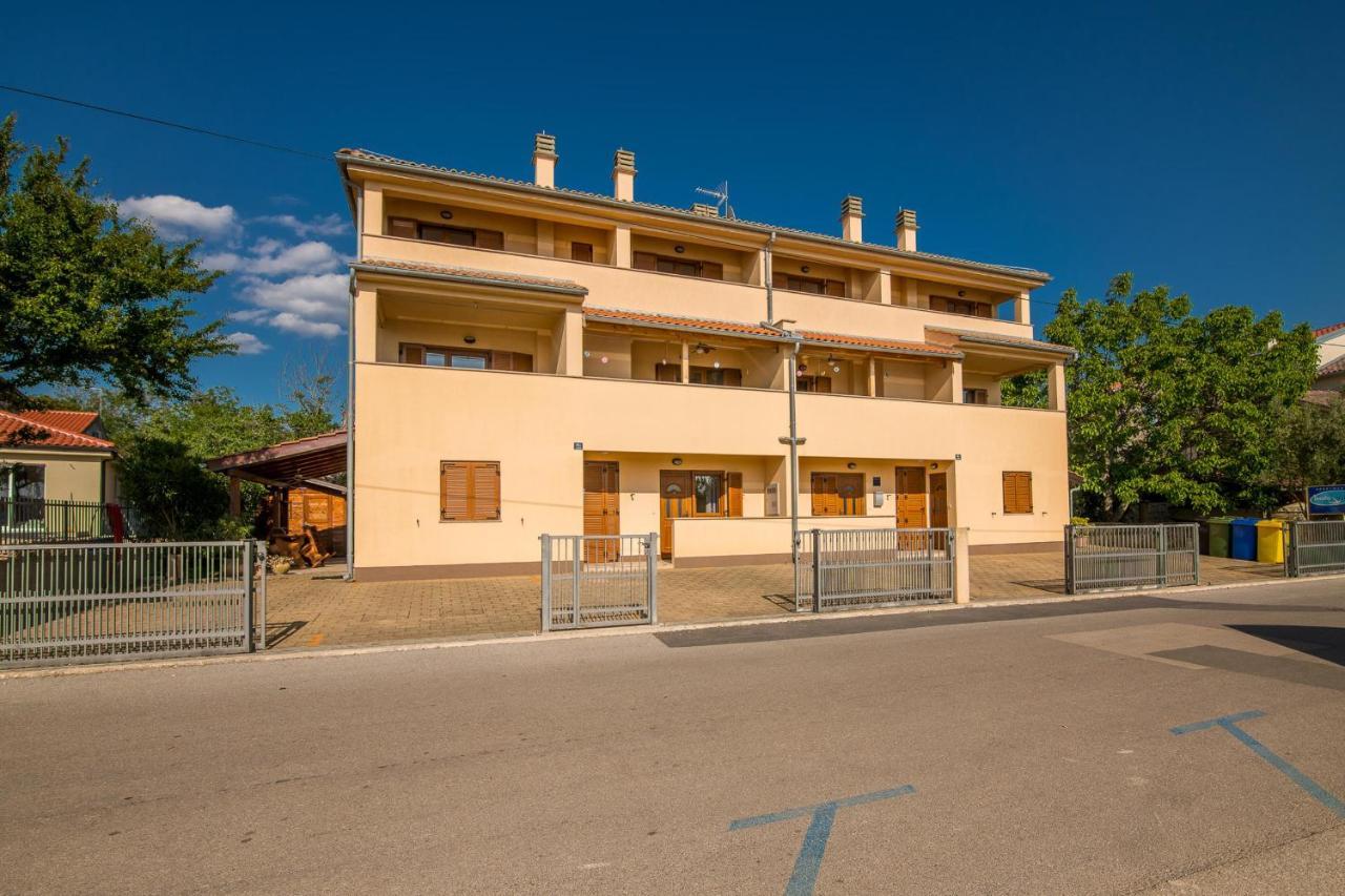 Apartments Celeste Klimno Exterior photo